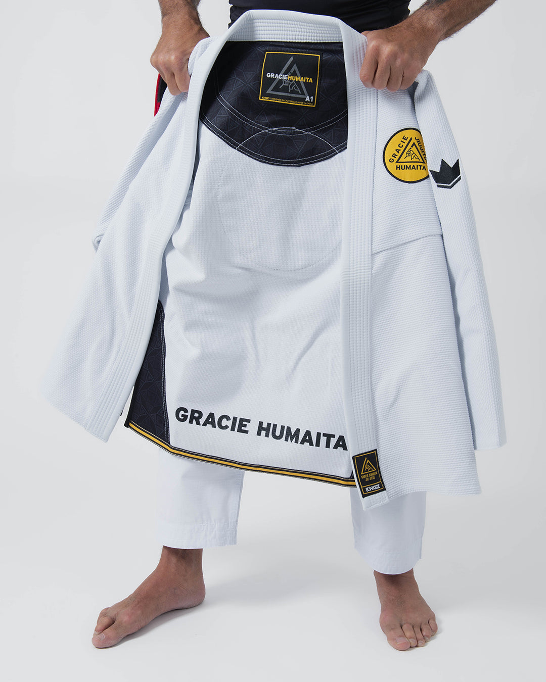 KOMBAT USA Classic Lightning Ultra Light BJJ GI, Premium Brazilian Jiu Jitsu & IBJJF Approved Gi V1 Black & White (AO) With FREE White Belt KOMBAT USA Classic Lightning Ultra Light BJJ GI, Premium Brazilian Jiu Jitsu & IBJJF Approved Gi V1 Black & White (AO) With FREE White Belt